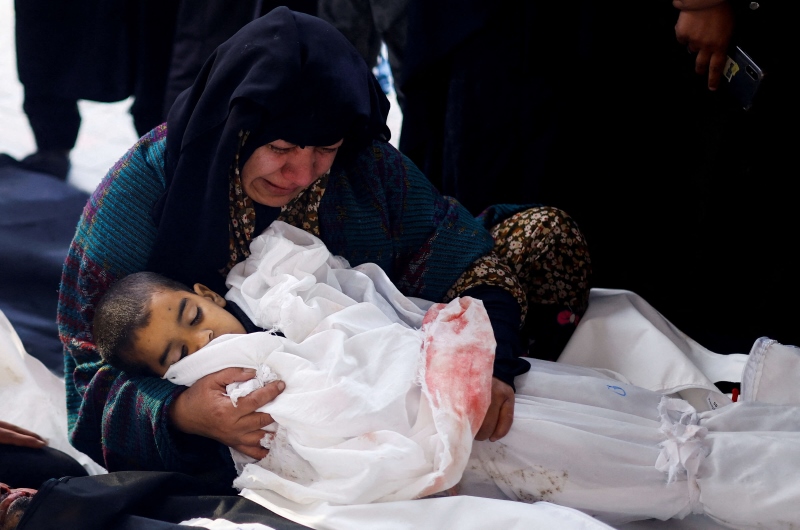 برلماني فرنسي: باريس شريكة في “الإبادة الجماعية” بغزة- (تغريدة)