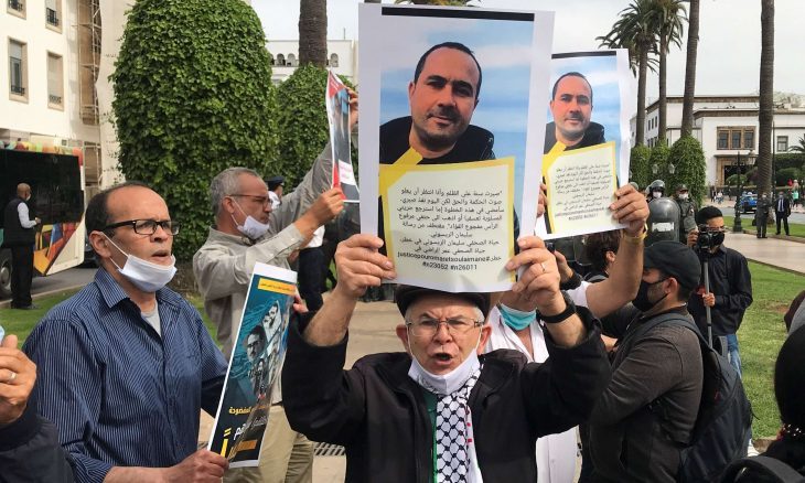 الصحافي المغربي المعتقل سليمان الريسوني يضرب عن الطعام احتجاجا على حجز رسالة