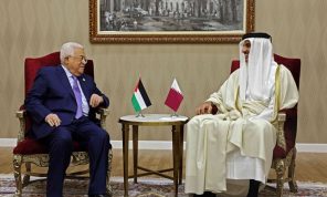 الرئيس الفلسطيني وأمير قطر يؤكدان وجوب انسحاب إسرائيل من كامل قطاع غزة