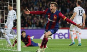 برشلونة يهزم نابولي بثلاثية ويتأهل لربع نهائي دوري أبطال أوروبا