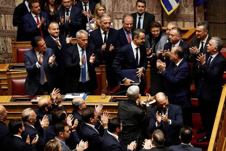 البرلمان اليوناني يصوّت ضدّ حجب الثقة عن حكومة ميتسوتاكيس