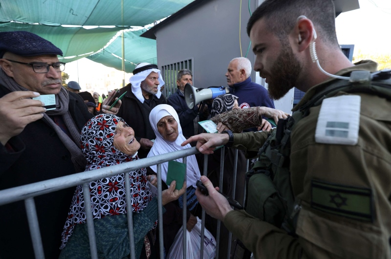 أول جمعة في رمضان.. سلطات الاحتلال تفرض قيودا مشددة على وصول الفلسطينيين إلى المسجد الأقصى
