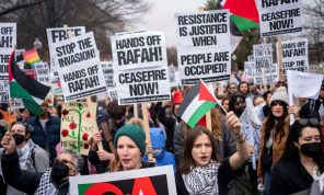 وول ستريت جورنال: تزايد في تعاطف الأمريكيين مع الفلسطينيين وتراجعه تجاه إسرائيل