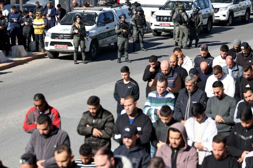 شرطة الاحتلال تعتدي على المصلين المقدسيين و20 ألفا أدوا صلاة الجمعة في الأقصى