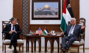 بلينكن يتحدث إلى عباس ويشدد على جهود واشنطن لوقف إطلاق النار في غزة