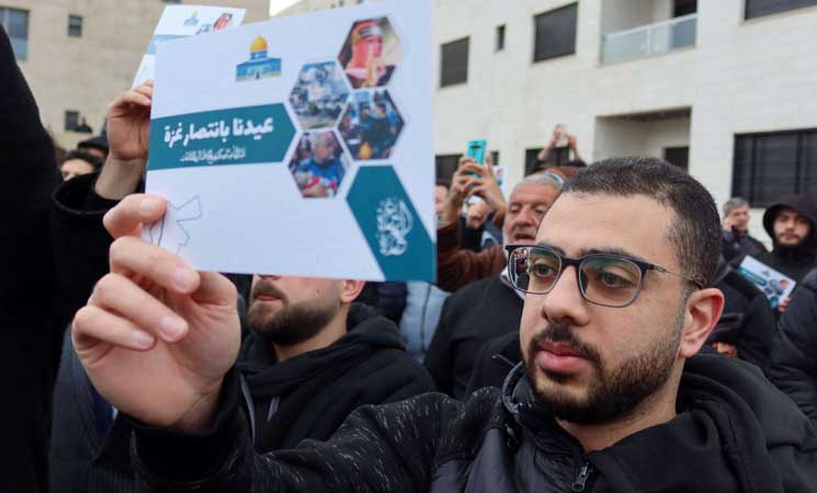 خطبة عيد الفطر في الأردن: قلوبنا وأعيننا مع أهلنا في غزة