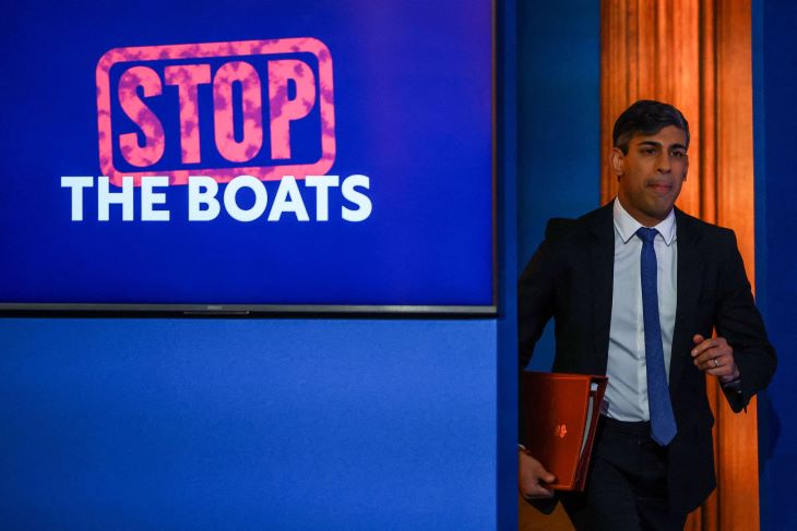 غرق 5 مهاجرين في القنال الإنكليزي وسوناك يتمسك بسياسة ترحيل طالبي اللجوء رغم انتقادات الأمم المتحدة