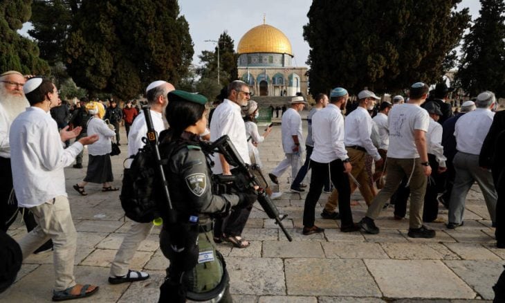 تقرير فلسطيني: مستوطنون يقتحمون المسجد الأقصى