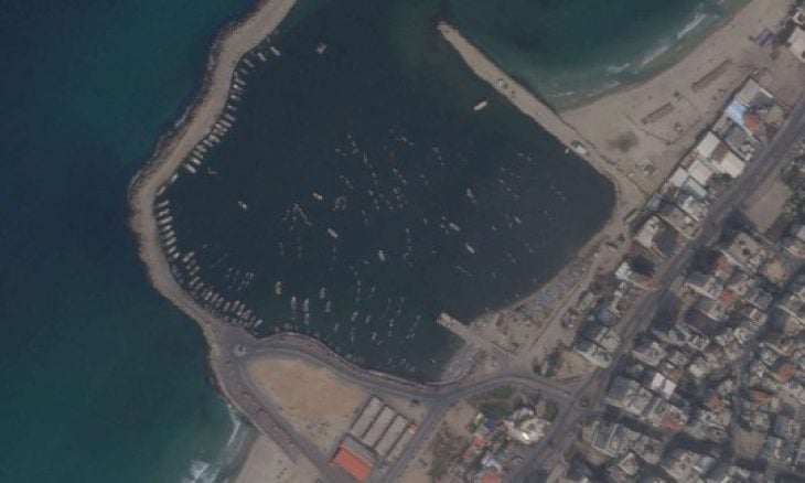 واشنطن تباشر “قريباً جداً” بناء ميناء عائم قبالة سواحل غزة