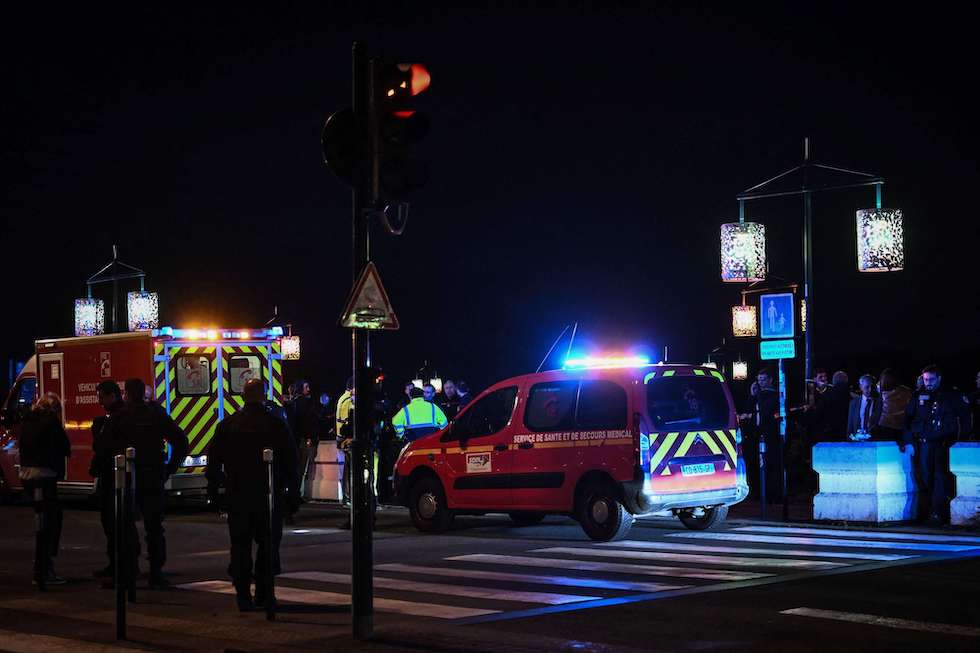 مصدر حكومي: حادث طعن في مدينة بوردو الفرنسية ومقتل شخصين أحدهما المهاجم- (صور وفيديو)