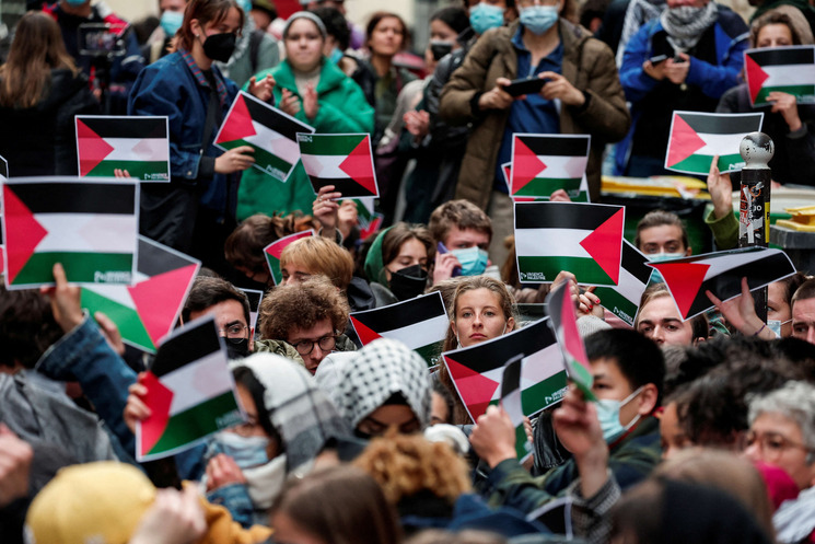 لإنهاء التوتر.. اتفاق بين إدارة معهد العلوم السياسية بباريس و المتظاهرين ضد الحرب الإسرائيلية على غزة- (فيديوهات)