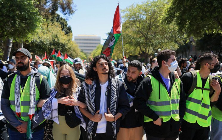 اعتقال المئات من المتظاهرين المتضامنين مع فلسطين في الجامعات الأمريكية- (صور وفيديوهات)