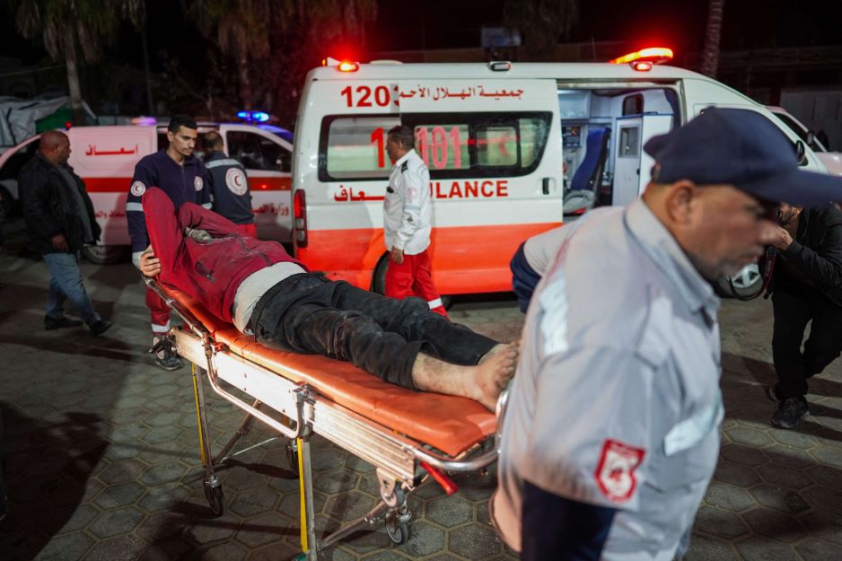إسرائيل بتِرت أقدامهما.. توأمان يبحثان عن العلاج خارج غزة 