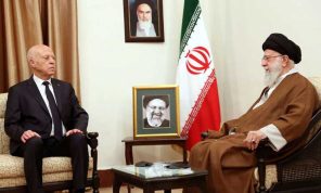 خامنئي يشيد برئاسة سعيد لتونس بعد سنوات من الحكم الاستبدادي- (تدوينة)