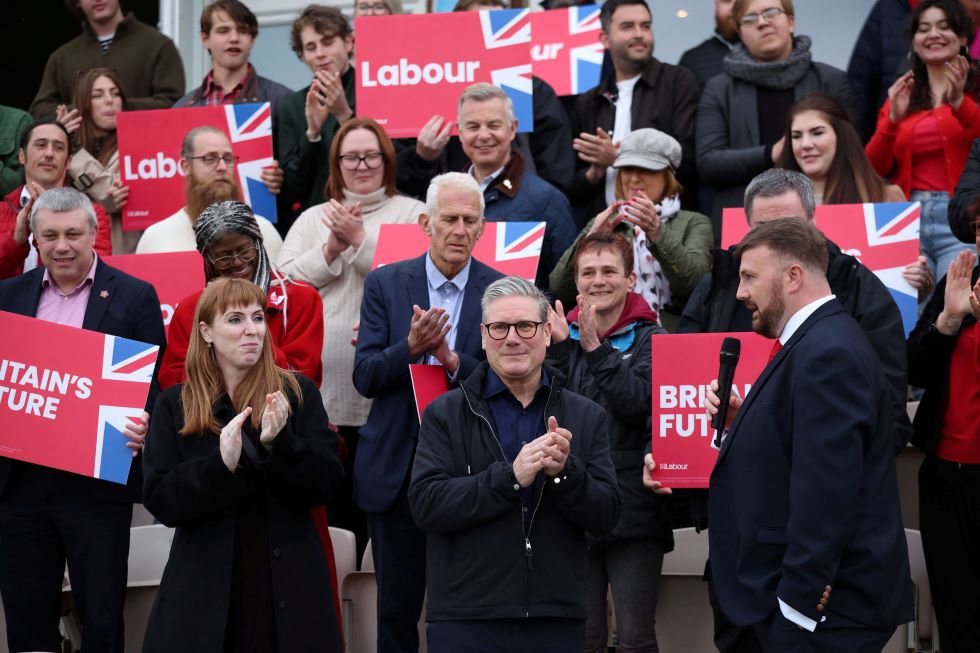 حزب العمال البريطاني يدعو إلى انتخابات تشريعية بعد فوزه بعشرات المقاعد في الانتخابات المحلية