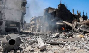 استشهاد 8 فلسطينيين جراء قصف إسرائيلي لمنزل وسط قطاع غزة