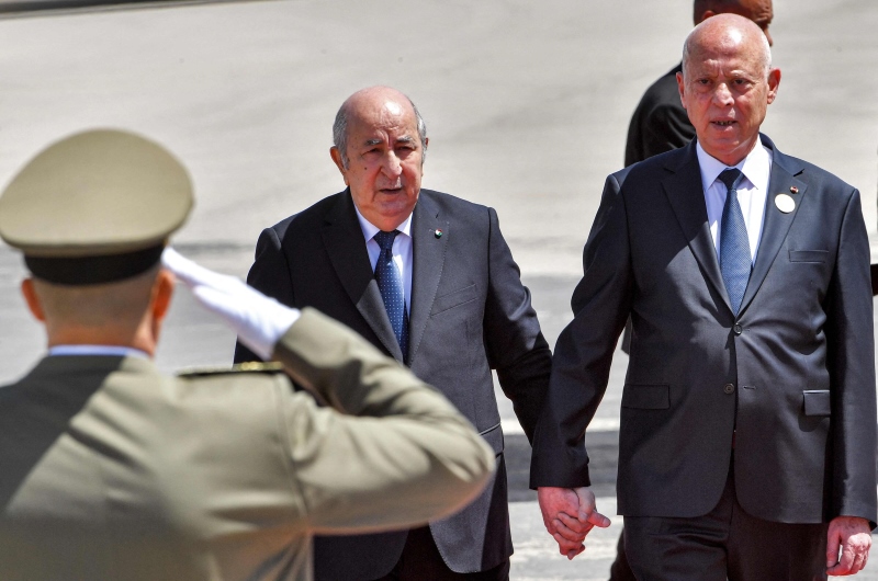 الجزائر تؤكد سعيها لمحاربة الهجرة غير النظامية في إطار ثلاثي مع تونس وليبيا