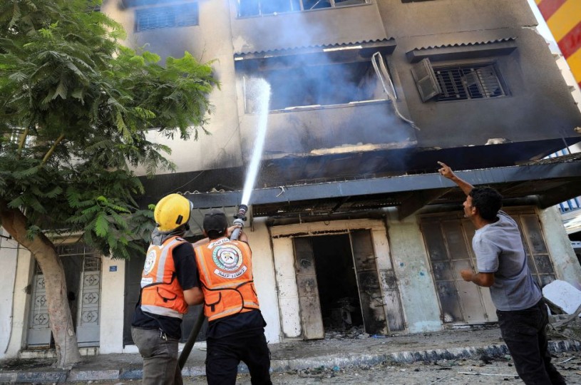 استشهاد 4 عمال فلسطينيين في قصف إسرائيلي لمؤسسة إغاثة دولية في خان يونس- (صور وفيديو)