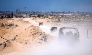 وول ستريت جورنال: إسرائيل حولت رفح إلى أرض يباب.. مبانيها أصبحت أنقاضاً وشوارعها رمالاً مغبرة