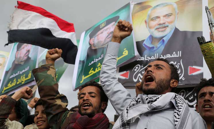 الحوثيون يعلنون إسقاط طائرة أمريكية في صعدة واستهداف سفينة في خليج عدن- (فيديو)
