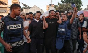 إسرائيل تُحرّض ضد صحافيين في قناة الجزيرة تمهيدا لجرائم جديدة بحقهم- (فيديو)