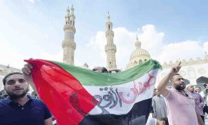 غزة والضاحية أولى بالهتافات من الطماطم «العيش» يفوز على الحرية والدولار يسحق العدالة الاجتماعية