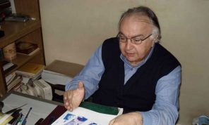 في مكتب وليد إخلاصي