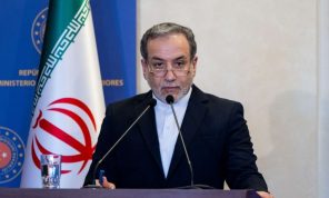 وزير خارجية إيران ينفي تدبير طهران مؤامرة لاغتيال ترامب- (تدوينة)