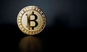 سعر البتكوين يقترب من 90 ألف دولار