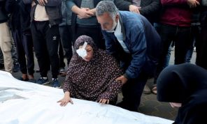 مجزرة جديدة.. 30 شهيدا بينهم أطفال ونساء بقصف منزل في مخيم النصيرات وسط قطاع غزة- (صور وفيديو)