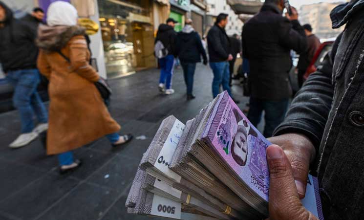 انخفاض أسعار الليرة السورية مقابل الدولار الأمريكي