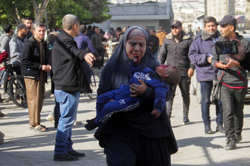 استشهاد 15 فلسطينيا بعد اقتحام جيش الاحتلال مدرسة نازحين في شمال غزة