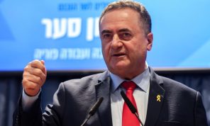  وزير الدفاع الإسرائيلي يوبخ مسؤولا عسكريا لتصريحاته ضد تهجير الفلسطينيين