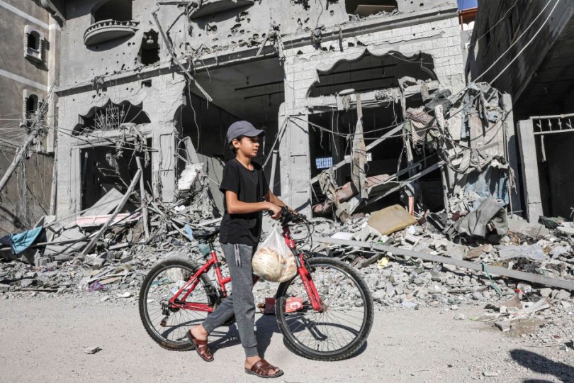 أطفال غزيون يردون على خطة ترامب: “نموت ولن نخرج من جباليا”- (شاهد)