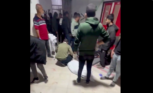 استشهاد 10 فلسطينيين إثر استهداف مسيرة إسرائيلية لبيت عزاء شمال غزة- (فيديو)