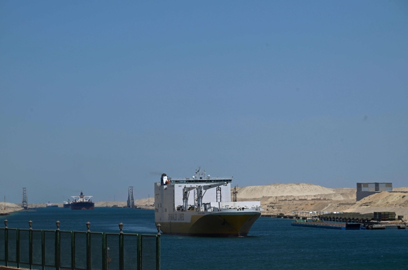 وصفته بـ”البلطجي العالمي وجاهل بالتاريخ”.. أحزاب مصرية تهاجم ترامب بعد دعوته لمرور السفن الأمريكية مجانا في قناة السويس