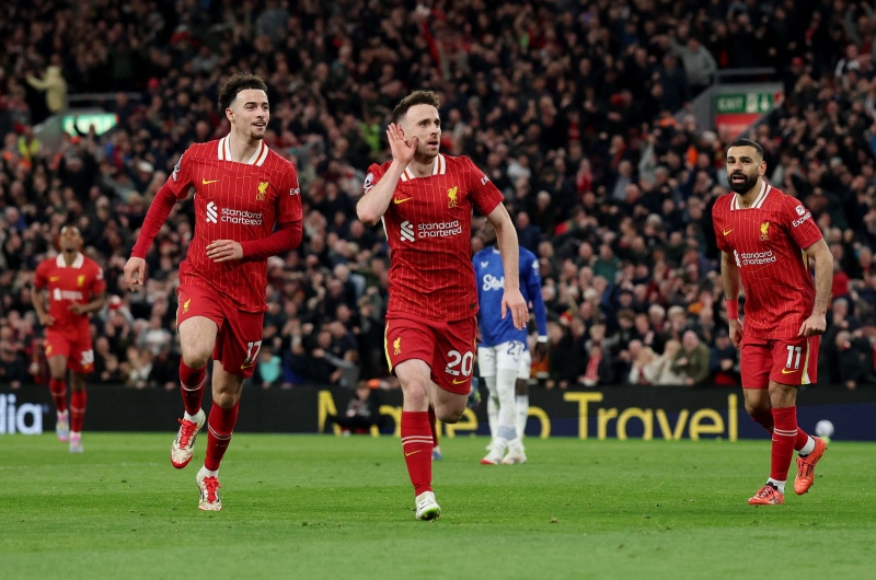 ليفربول يخشى مفاجآت فولهام.. وصدام بين مانشستر يونايتد ومانشستر سيتي بالدوري الإنكليزي