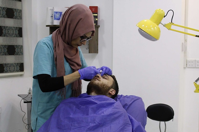 نصائح جمالية خطرة للرجال تنتشر عبر منصات التواصل.. و”لوكس ماكسينغ” نسخة محدثة من العزوبية اللاإرادية