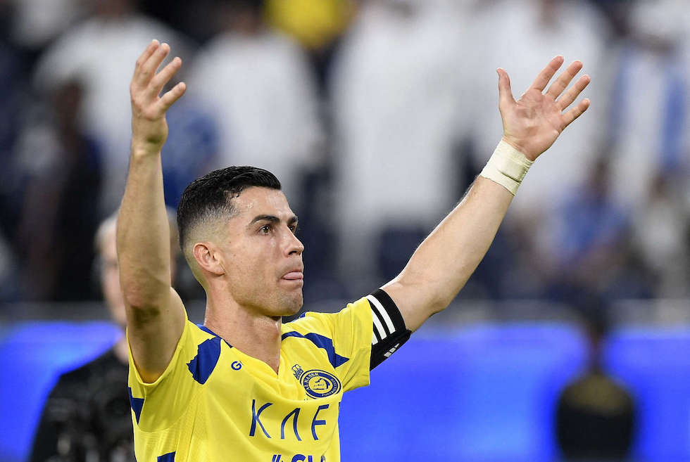 ثنائية كريستيانو رونالدو تقود النصر لتجاوز عقبة الرياض في الدوري السعودي