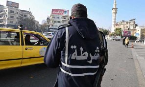 إعادة عناصر من شرطة المرور إلى عملهم يخفف الازدحام في دمشق
