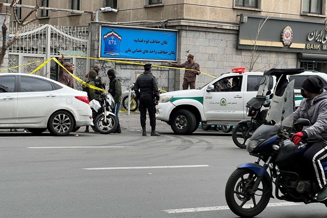 طعن قاضٍ حتى الموت في جنوب إيران