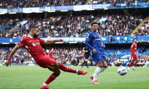 تشيلسي يفسد احتفالات ليفربول باللقب ويهزمه بثلاثية في الدوري الإنكليزي