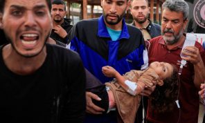 أربعة شهداء في غارة للاحتلال الإسرائيلي على منزل بمخيم جباليا- (فيديو)