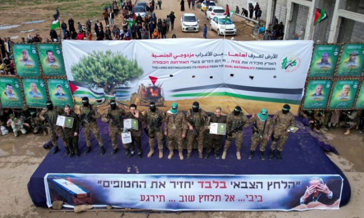 مصدر فلسطيني: عرض الوسطاء الجديد يتضمن إطلاق سراح 10 أسرى مقابل هدنة من 70 يوما في غزة