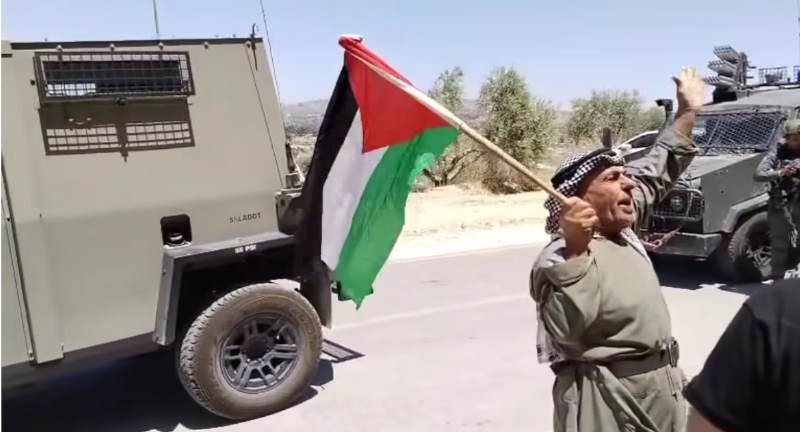 جيش الاحتلال الإسرائيلي يفرق مسيرة منددة بالاستيطان شمالي الضفة- (فيديوهات)