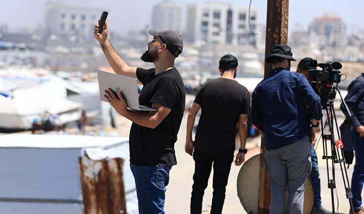 إسرائيل تقطع الإنترنت وتعزل غزة عن العالم