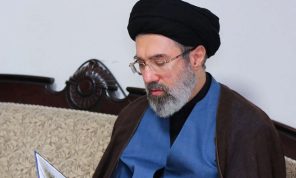 اسمه مجتبى لا “مشتبى”.. للثنائي الفاشل: هزيمة بحجم هديركما 