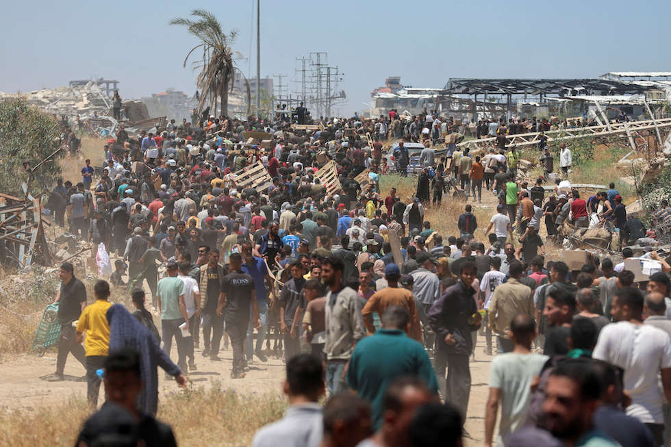 الأونروا: جياع بغزة أجبروا على الزحف وسط إطلاق نار إسرائيلي كثيف