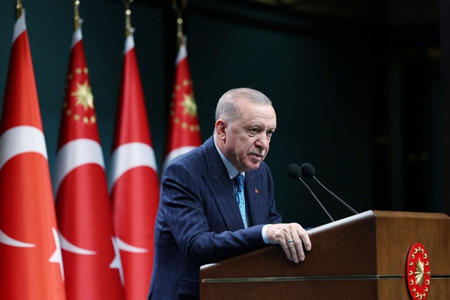 أردوغان يحذر أوروبا من أن الضربات الإسرائيلية على إيران قد تؤدي إلى موجة هجرة مع احتمال تسرب نووي