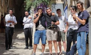 مستوطنون يهاجمون منزلا في جالود جنوب شرق نابلس